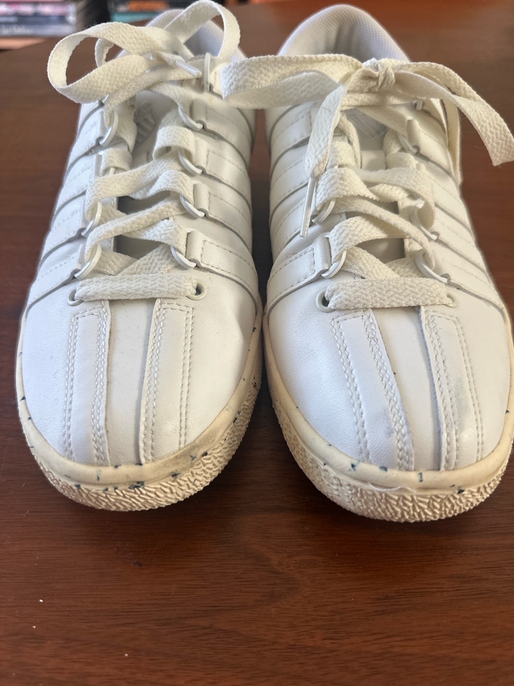 K-Swiss White Low-Top Women's Sneakers with blue paint splash specks/  Eyelets